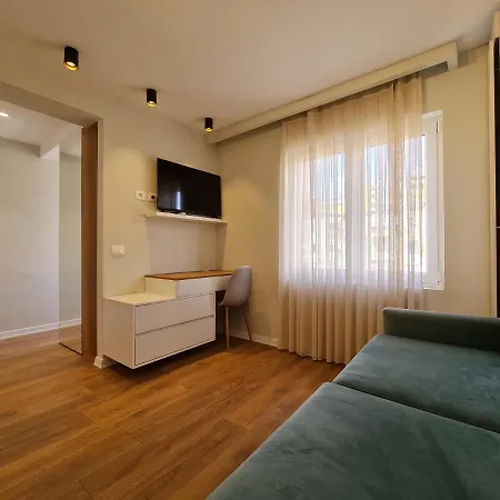 Adore - Modern * Tirana